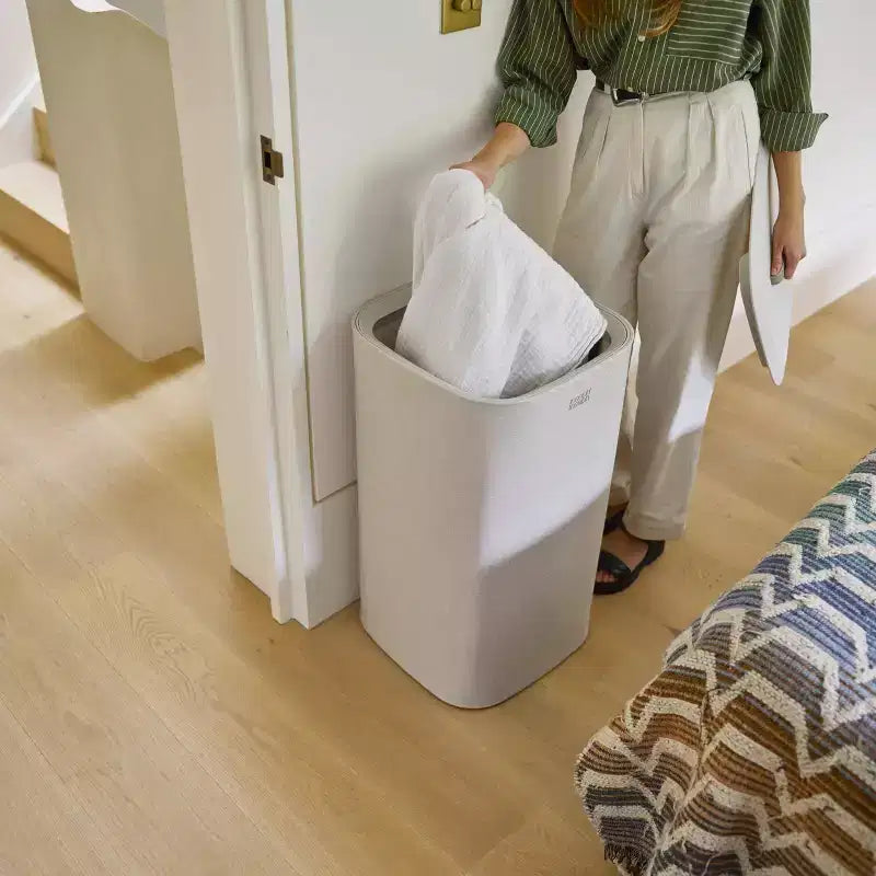 Cesto portabiancheria beige a scomparto singolo con coperchio, 60 litri