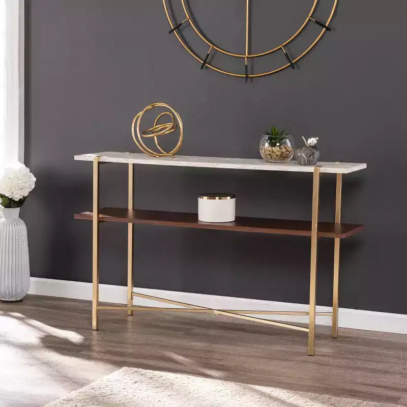 Tavolo Console con Piano in Finto Marmo Bianco, Struttura a X Dorata, 2 Ripiani, 1 Persona