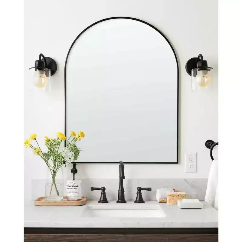 Specchio da parete singolo con cornice in metallo ad arco nera, 99 cm